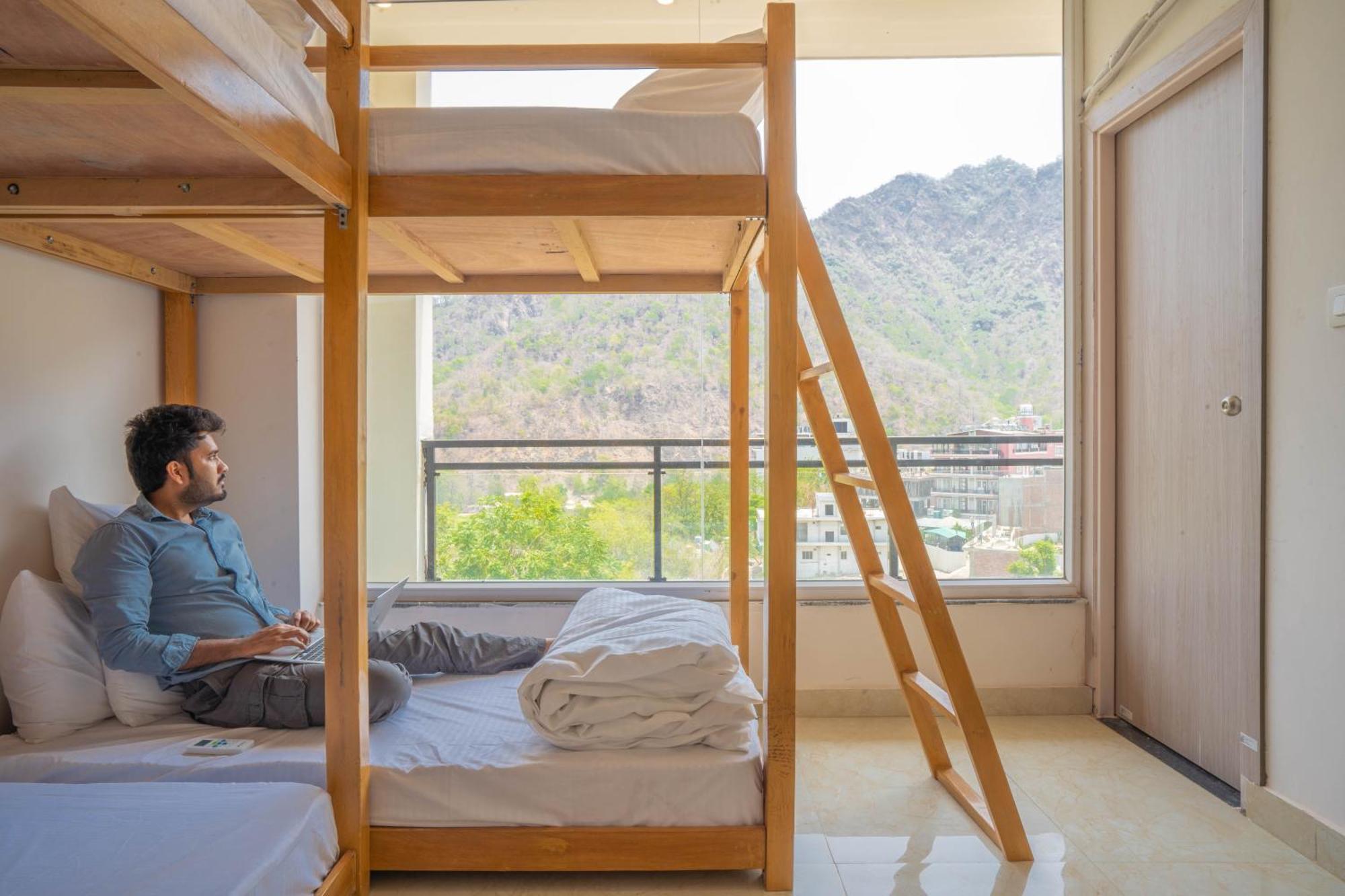 Perfectstayz Alpine Near Laxman Jhula ริชิเคช ภายนอก รูปภาพ