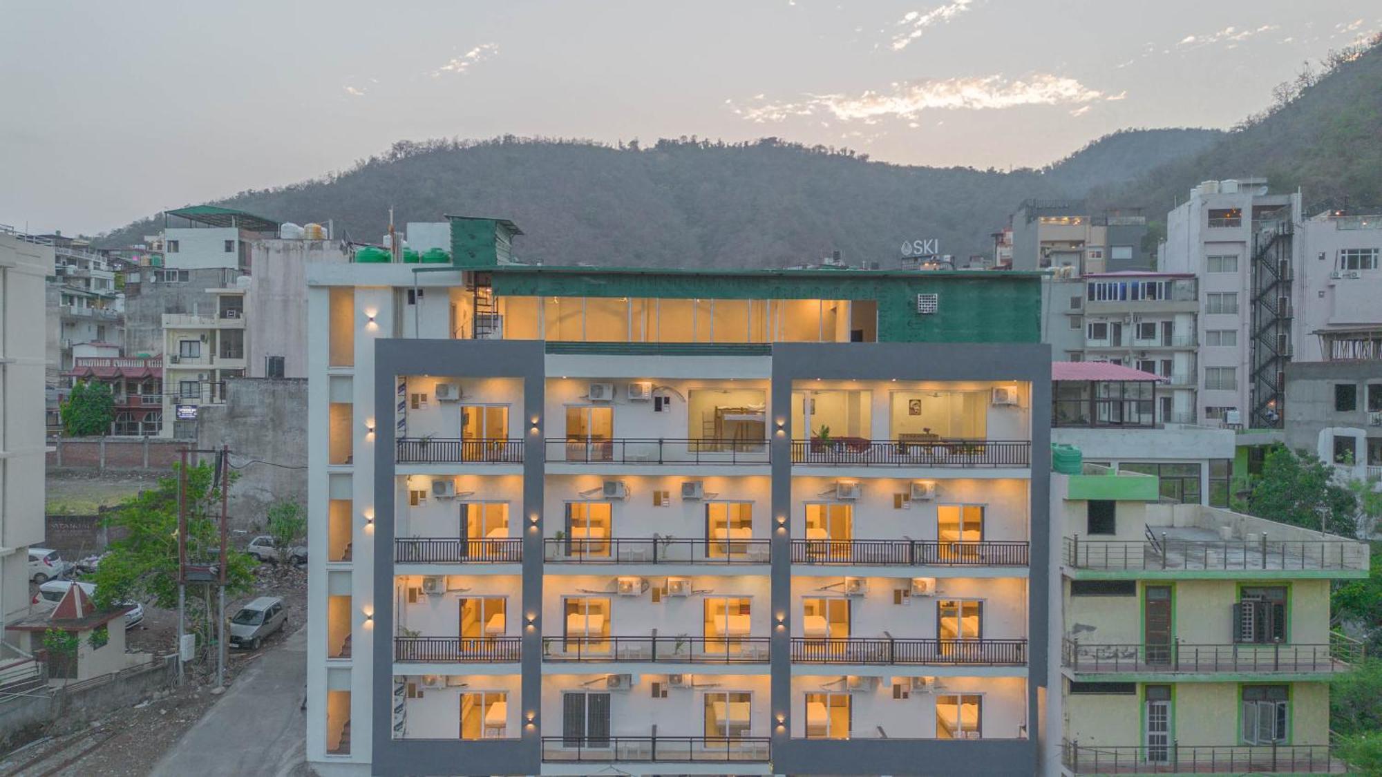 Perfectstayz Alpine Near Laxman Jhula ริชิเคช ภายนอก รูปภาพ