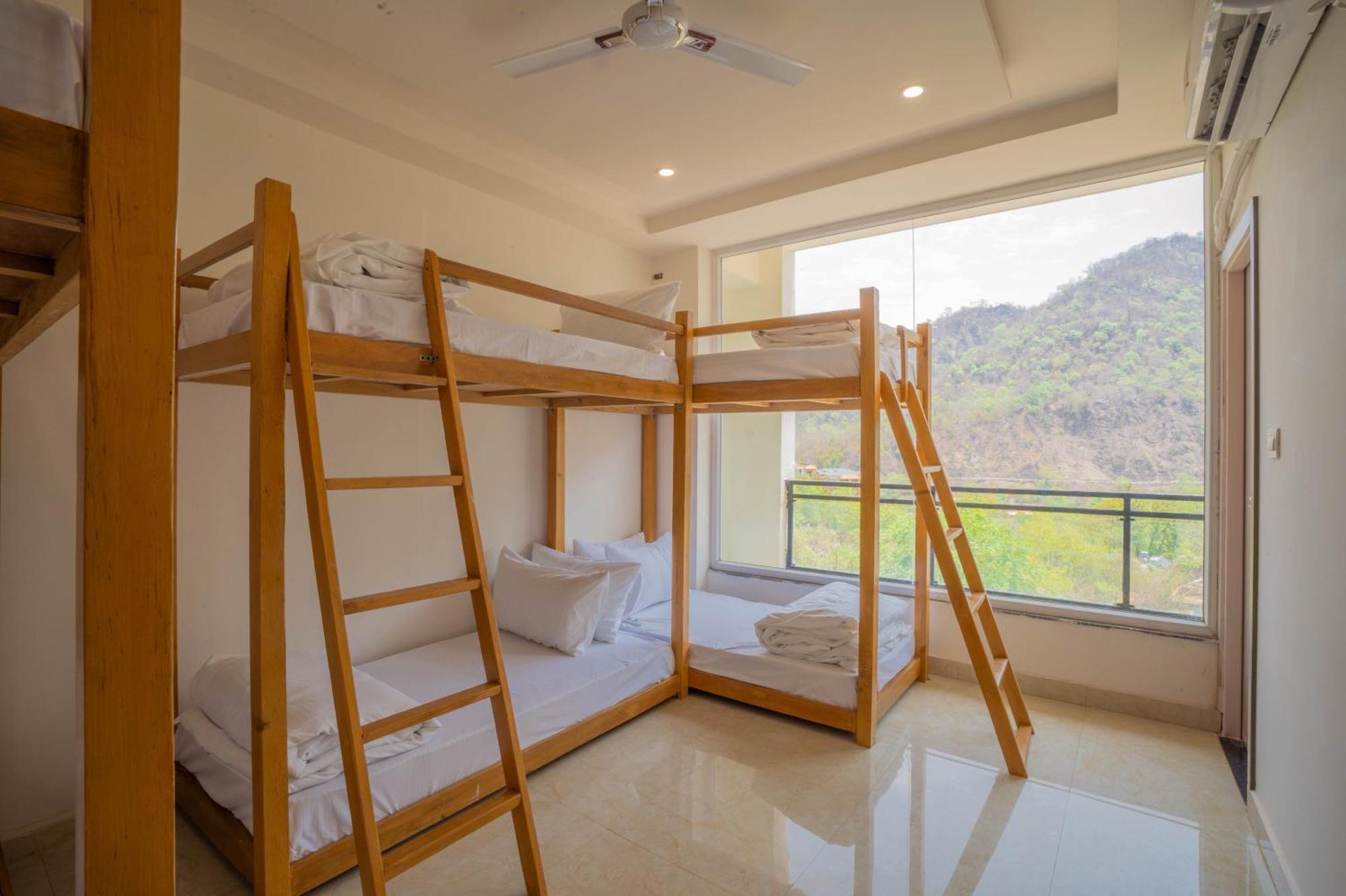 Perfectstayz Alpine Near Laxman Jhula ริชิเคช ภายนอก รูปภาพ