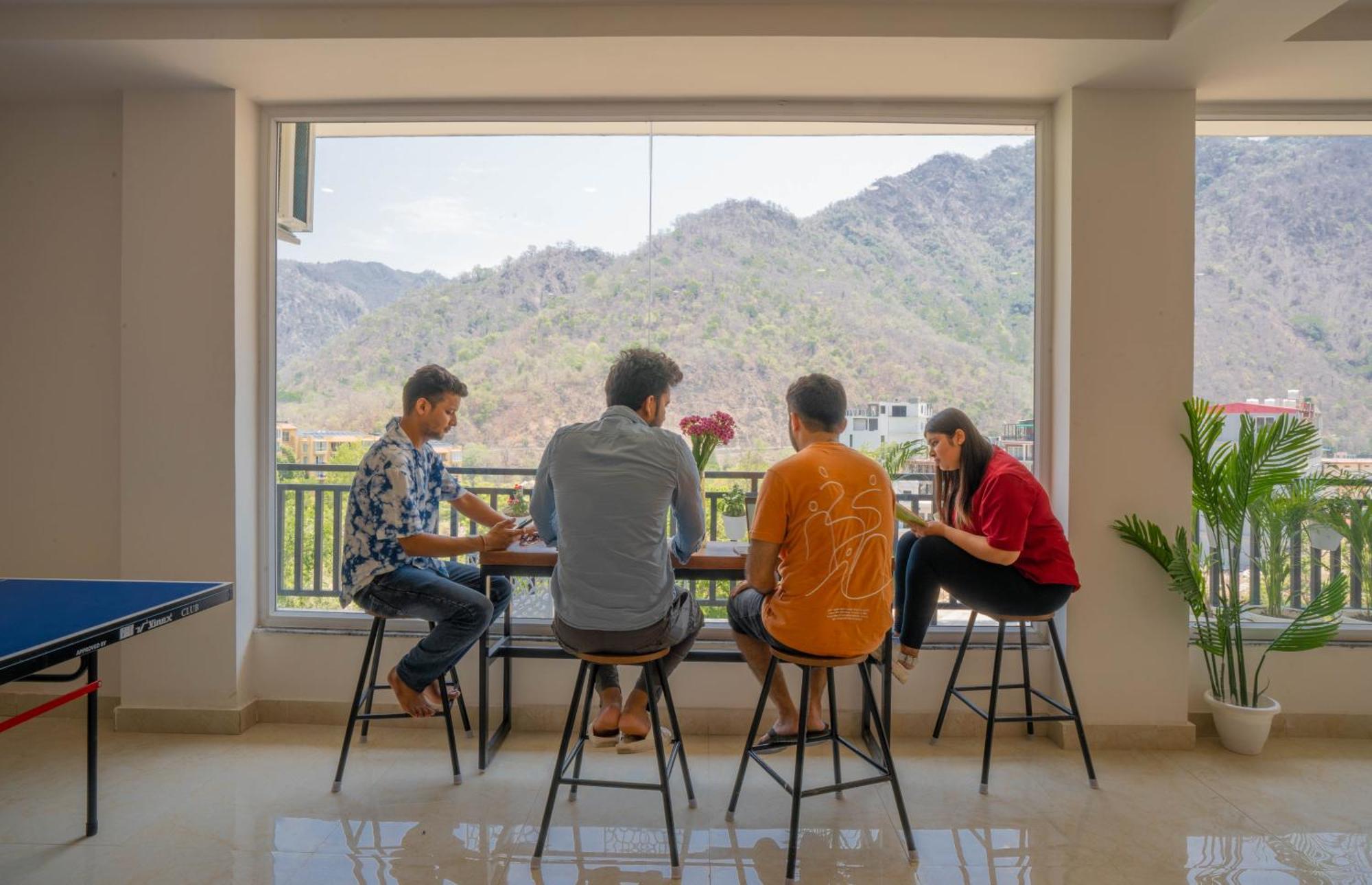 Perfectstayz Alpine Near Laxman Jhula ริชิเคช ภายนอก รูปภาพ
