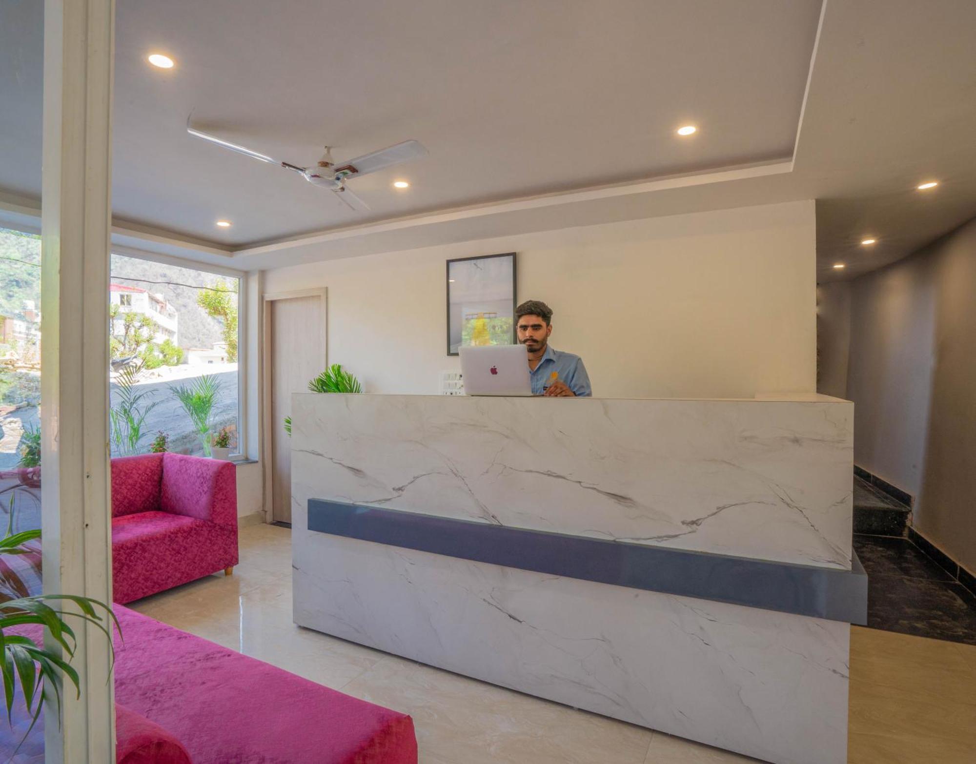 Perfectstayz Alpine Near Laxman Jhula ริชิเคช ภายนอก รูปภาพ