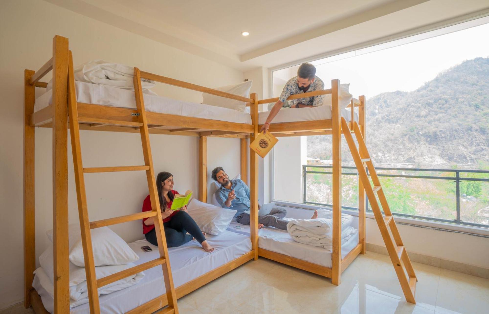 Perfectstayz Alpine Near Laxman Jhula ริชิเคช ภายนอก รูปภาพ
